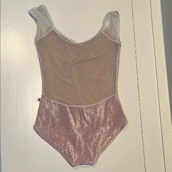 Yumiko Leotard - Picture 2 of 4